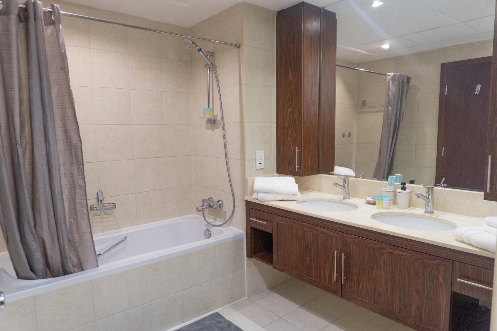 迪拜Downtown Oasis, Burj Khalifa Views, Luxury Amenities公寓 外观 照片