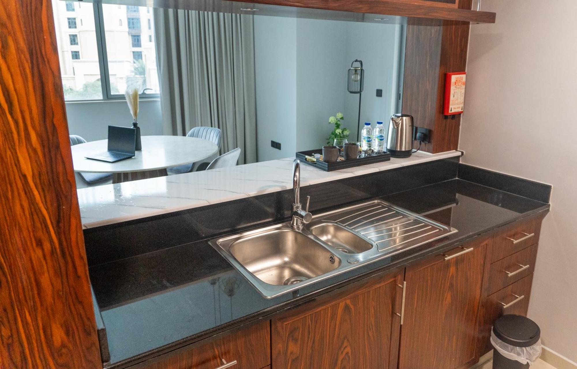 迪拜Downtown Oasis, Burj Khalifa Views, Luxury Amenities公寓 外观 照片